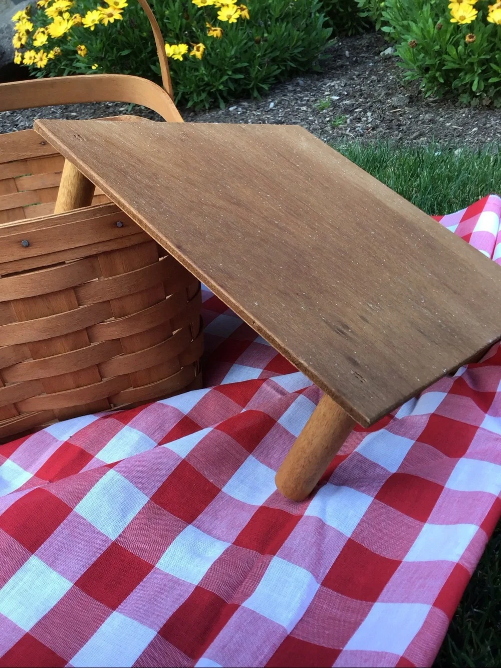 Longaberger Natural Brown Woven Picnic Basket with Handle
